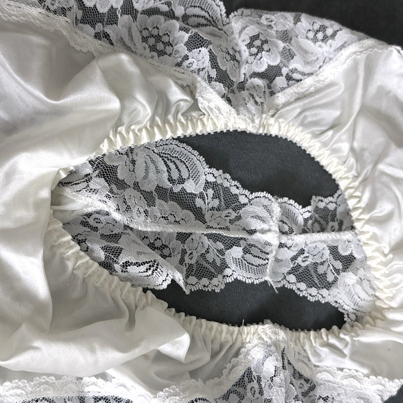 Vintage Jezebel Panties Hi Cut Wide Lace White Satin Size Small New NOS Panty - Picture 5 of 5
